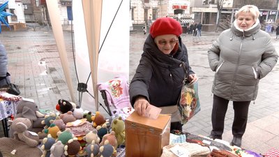 Напередодні Дня святого Миколая у Вінниці влаштували благодійний ярмарок Напередодні Дня святого Миколая у Вінниці влаштували благодійний ярмарок