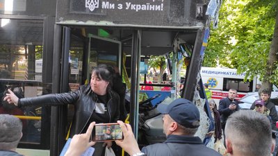 У Черкасах в ДТП потрапив тролейбус, пожежна машина та автомобіль, є травмовані У Черкасах в ДТП потрапив тролейбус, пожежна машина та автомобіль, є травмовані