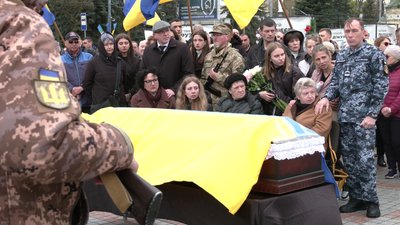 У Рівному попрощалися з добровольцем Андрієм Машлаєм У Рівному попрощалися з добровольцем Андрієм Машлаєм