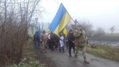 Черкащани попрощалися із захисниками, які загинули на війні з Росією Черкащани попрощалися із захисниками, які загинули на війні з Росією