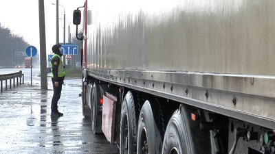 Фура з вантажем. Фото ілюстративне
