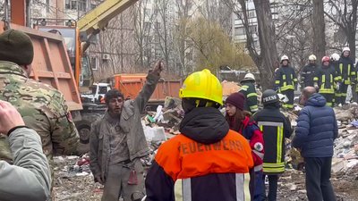 Атака по Одесі 2 березня, з-під завалів дістали чоловіка