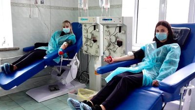 Франківські поліцейські стали донорами крові Франківські поліцейські стали донорами крові