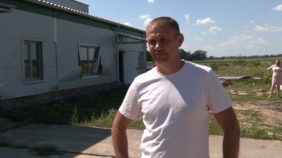 фермер Сергій Ременець про те як вирощує жовті кавуни біля Чернігова фермер Сергій Ременець про те як вирощує жовті кавуни біля Чернігова