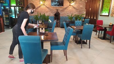 На Львівщині відновили роботу торгові центри, кафе та ресторани