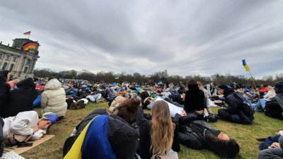 "Унаочнити масштаби катастрофи". Дніпрянка про акцію під Бундестагом "Унаочнити масштаби катастрофи". Дніпрянка про акцію під Бундестагом