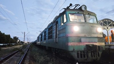 Вантажний потяг