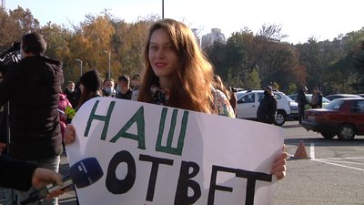 "Це нас вб'є". В Одесі мітингували проти "карантину вихідного дня" "Це нас вб'є". В Одесі мітингували проти "карантину вихідного дня"