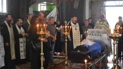 У попрощалися із загиблим на Донеччині 41-річним бійцем Костянтином Ризванюком У попрощалися із загиблим на Донеччині 41-річним бійцем Костянтином Ризванюком