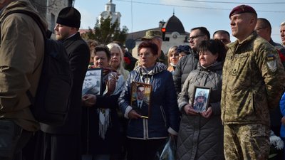 "Це місце у Житомирі для нас святе": матері загиблих воїнів про відкриття пам'ятника захисникам