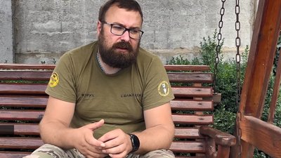 "Роботи тут багато": Тарас Герман з Тернополя волонтерить на сході України "Роботи тут багато": Тарас Герман з Тернополя волонтерить на сході України