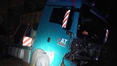 На Житомирщині на автодорозі Київ – Ковель зіштовхнулися вантажівка і легковик – двоє людей загинули На Житомирщині на автодорозі Київ – Ковель зіштовхнулися вантажівка і легковик – двоє людей загинули