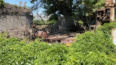 "Вилітали двері, балкони, скло з вікон": що розповіли очевидці обстрілу Херсона "Вилітали двері, балкони, скло з вікон": що розповіли очевидці обстрілу Херсона
