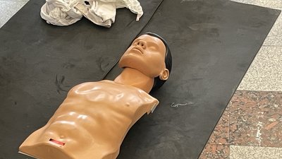 "Як зберегти життя". В Одесі рятувальники створили пересувний інформаційний пункт. ВІДЕО