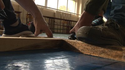 У Черкасах почали облаштовувати виборчі дільниці У Черкасах почали облаштовувати виборчі дільниці