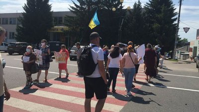У Куп'янську на Харківщині протестують проти закриття шкіл У Куп'янську на Харківщині протестують проти закриття шкіл