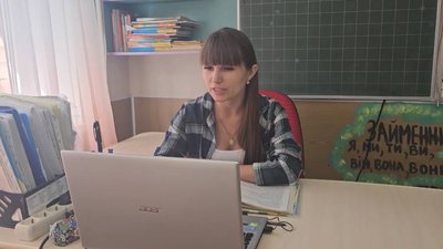 Навчання у школах Нікополя триває під постійними обстрілами – репортаж Навчання у школах Нікополя триває під постійними обстрілами – репортаж