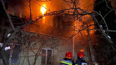 У Києві горіла офісна будівля, постраждалих немає У Києві горіла офісна будівля, постраждалих немає