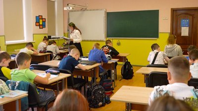 Правки в держбюджеті на 2026 рік щодо оплати праці вчителів: зміни для освітян