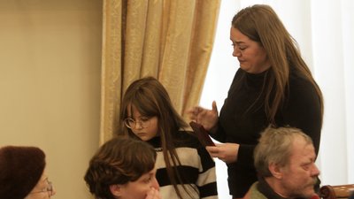У Чернігові військовим та родинам загиблих бійців вручили державні нагороди У Чернігові військовим та родинам загиблих бійців вручили державні нагороди