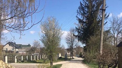 На блокпостах у Почаєві транспорт пропускають На блокпостах у Почаєві транспорт пропускають