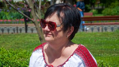 Одесити спільно створили дві вишиті сорочки до Дня вишиванки Одесити спільно створили дві вишиті сорочки до Дня вишиванки