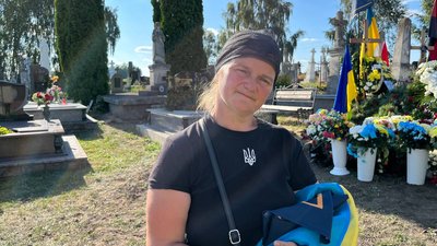 Матір загиблого бійця Матір загиблого бійця