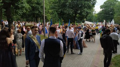 Рівне хода випускників Рівне хода випускників