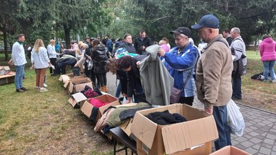 У Полтаві 300 переселенців отримали одяг та взуття У Полтаві 300 переселенців отримали одяг та взуття