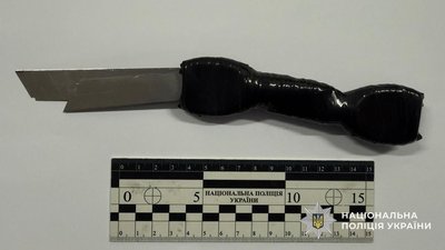 У Мукачеві поліцейські вилучили у школяра саморобний ніж