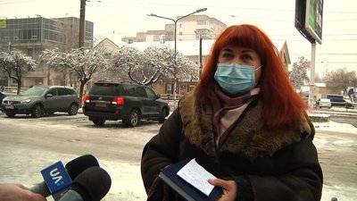 У Житомирі перевірили працівників і відвідувачів торгового центру щодо дотримання карантинних норм У Житомирі перевірили працівників і відвідувачів торгового центру щодо дотримання карантинних норм