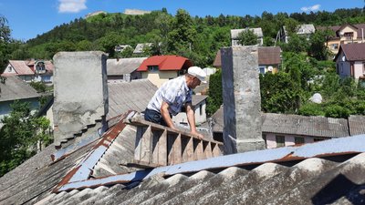 40 років чистить комини: сажотрус з Тернопільщини на роботу ходить у смокінгу 40 років чистить комини: сажотрус з Тернопільщини на роботу ходить у смокінгу