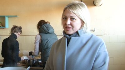 Черкаські волонтери виготовили для військових енергетичні батончики Черкаські волонтери виготовили для військових енергетичні батончики