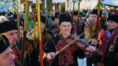 "Проживіть. Прослухайте, прочуйтеся!". Репортаж про коляду й Різдво в Криворівні