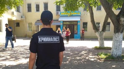 В Одесі три дні поспіль “мінують” Малиновський районний суд В Одесі три дні поспіль “мінують” Малиновський районний суд