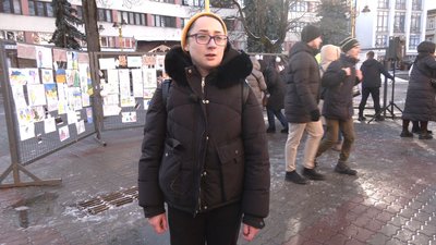"Друге Різдво без свята — у полоні тато". У Франківську представили виставку малюнків дітей оборонців Маріуполя "Друге Різдво без свята — у полоні тато". У Франківську представили виставку малюнків дітей оборонців Маріуполя
