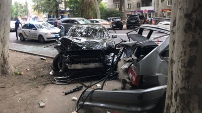 В Одесі зіштовхнулися 6 автівок, одну людину госпіталізували