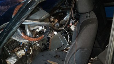 Заснув за кермом: під Луцьком авто в'їхало у дерево, водій - у лікарні