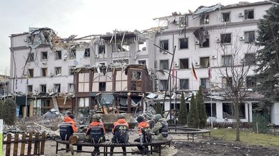 Ракетна атака на Кривий Ріг: що розповіли очевидці та що відбувається на місці удару на ранок 6 березня