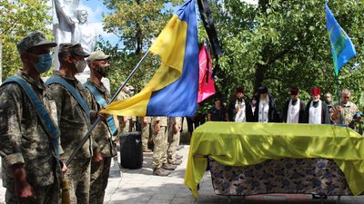 На Кіровоградщині попрощалися із загиблим на Сході Сергієм Поховичем На Кіровоградщині попрощалися із загиблим на Сході Сергієм Поховичем