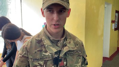 7,5 тисяч окопних свічок за 12 годин: у Прилуках на Чернігівщині встановили рекорд 7,5 тисяч окопних свічок за 12 годин: у Прилуках на Чернігівщині встановили рекорд
