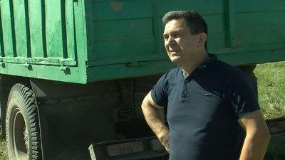 Осінньо-польові роботи на Волині: фермери сіють озимі культури, одноосібники збирають врожай Осінньо-польові роботи на Волині: фермери сіють озимі культури, одноосібники збирають врожай