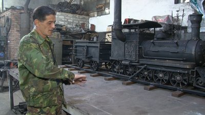 Черкасець змайстрував мангал-паровоз Черкасець змайстрував мангал-паровоз