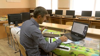 На Полтавщині учні п’ятих класів "НУШ" навчаються за електронними підручниками