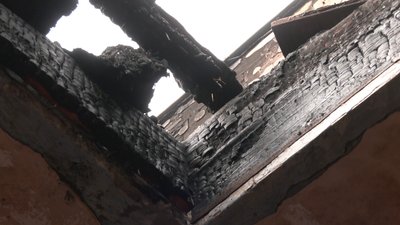 "Лили воду близько чотирьох годин". У Харкові сталася пожежа у двоповерховому будинку "Лили воду близько чотирьох годин". У Харкові сталася пожежа у двоповерховому будинку