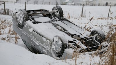 на Чернігівщині перекинувся у кювет Opel Мeriva