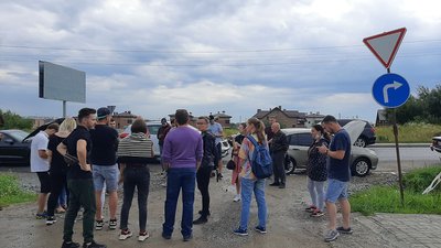 "Платимо комуналку за комерційним тарифом": у Сокільниках біля Львова мешканці вийшли на протест "Платимо комуналку за комерційним тарифом": у Сокільниках біля Львова мешканці вийшли на протест