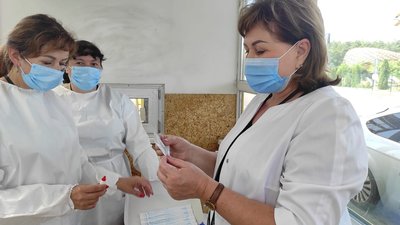На Волині в усіх пунктах пропуску почали робити експрес-тести на COVID-19