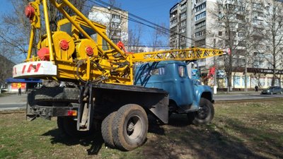 Білборди на "їжаки". У Миколаєві триває прибирання рекламних конструкцій для потреб ЗСУ Білборди на "їжаки". У Миколаєві триває прибирання рекламних конструкцій для потреб ЗСУ