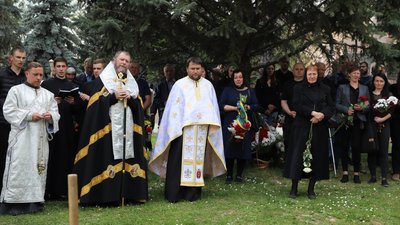 В Ужгороді попрощалися із полеглим воїном Володимиром Бісагою В Ужгороді попрощалися із полеглим воїном Володимиром Бісагою
